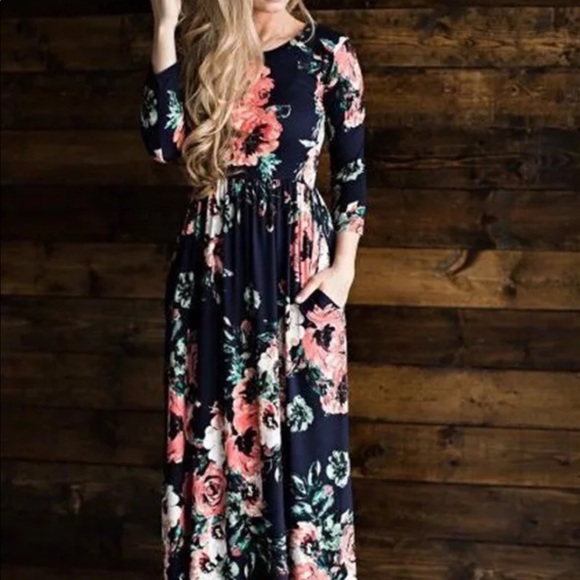 TODAY ONLY Price Drop! Long Sleeve Floral Dress - Picture 3 of 8